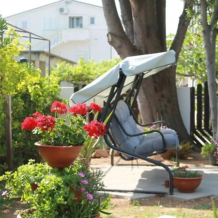 In Sabunike With Terrace, Air Conditioning, Wi-fi, Washing Machine Apartment *