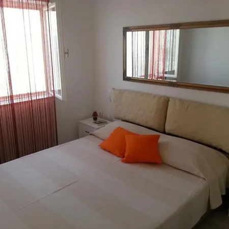 In Sabunike With Terrace, Air Conditioning, Wi-fi, Washing Machine アパート プリヴラカ