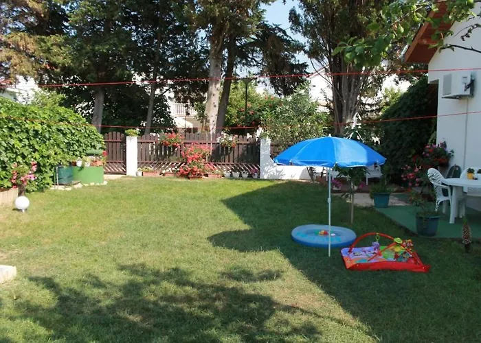 In Sabunike With Terrace, Air Conditioning, Wi-fi, Washing Machine Privlaka (Zadar)