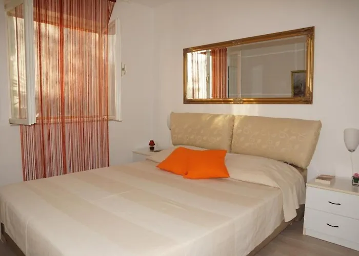 In Sabunike With Terrace, Air Conditioning, Wi-fi, Washing Machine Lägenhet Privlaka (Zadar)