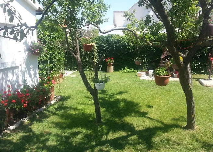In Sabunike With Terrace, Air Conditioning, Wi-fi, Washing Machine * Privlaka (Zadar)