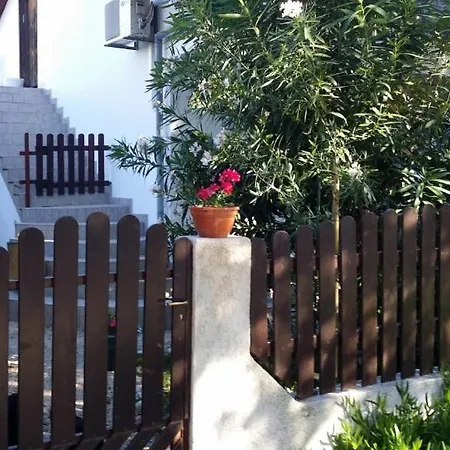 In Sabunike With Terrace, Air Conditioning, Wi-fi, Washing Machine *