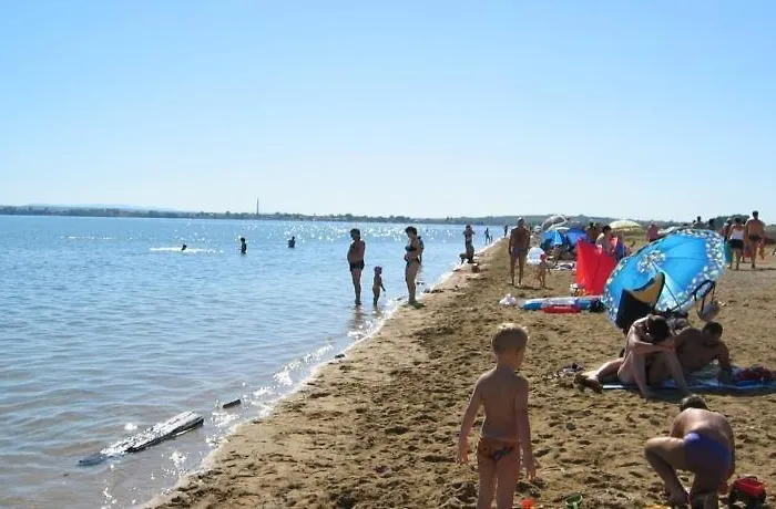 公寓 In Sabunike With Terrace, Air Conditioning, Wi-fi, Washing Machine