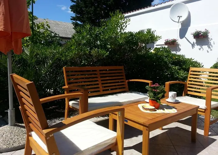 公寓 In Sabunike With Terrace, Air Conditioning, Wi-fi, Washing Machine *