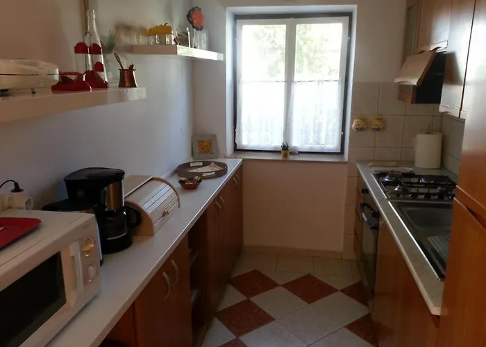 In Sabunike With Terrace, Air Conditioning, Wi-fi, Washing Machine * פריבלאקה