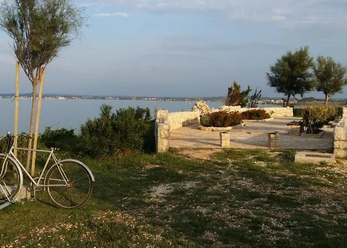 In Sabunike With Terrace, Air Conditioning, Wi-fi, Washing Machine *