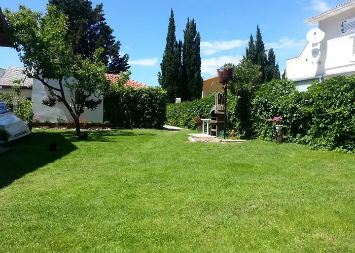 In Sabunike With Terrace, Air Conditioning, Wi-fi, Washing Machine דירה פריבלאקה