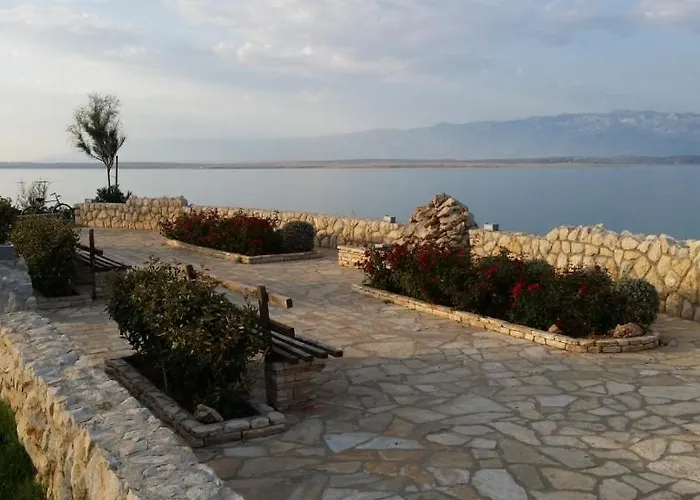 In Sabunike With Terrace, Air Conditioning, Wi-fi, Washing Machine *