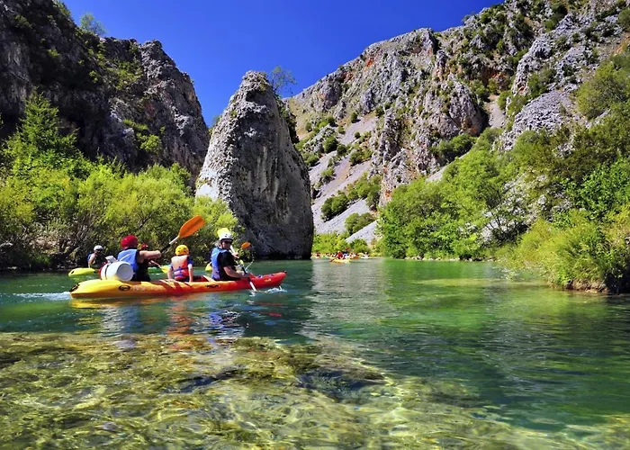 In Sabunike With Terrace, Air Conditioning, Wi-fi, Washing Machine