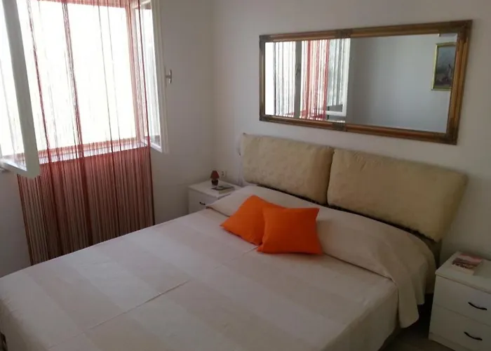 In Sabunike With Terrace, Air Conditioning, Wi-fi, Washing Machine 公寓 普利拉卡