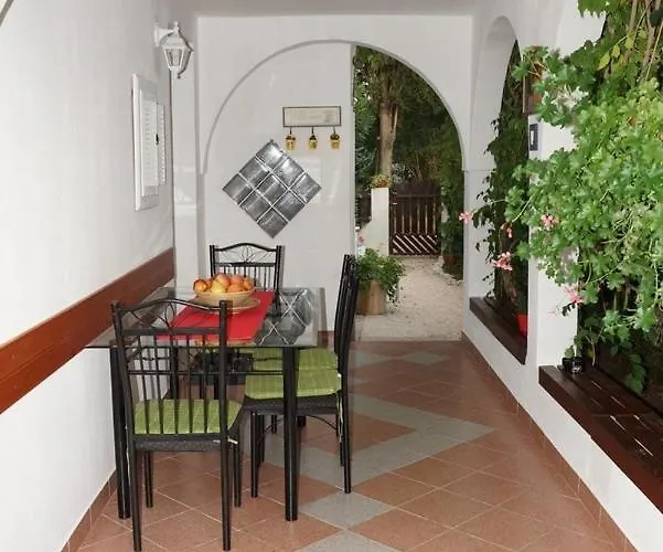 In Sabunike With Terrace, Air Conditioning, Wi-fi, Washing Machine 公寓