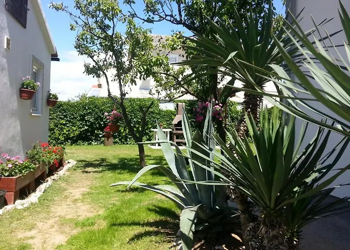 In Sabunike With Terrace, Air Conditioning, Wi-fi, Washing Machine