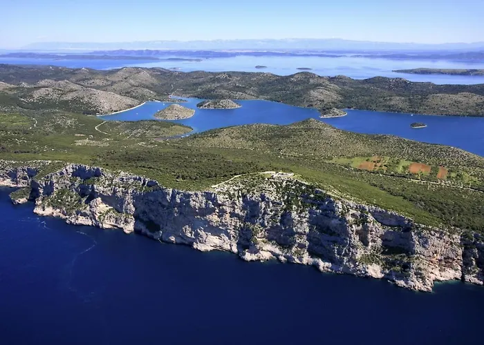 In Sabunike With Terrace, Air Conditioning, Wi-fi, Washing Machine *