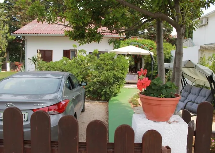 In Sabunike With Terrace, Air Conditioning, Wi-fi, Washing Machine דירה